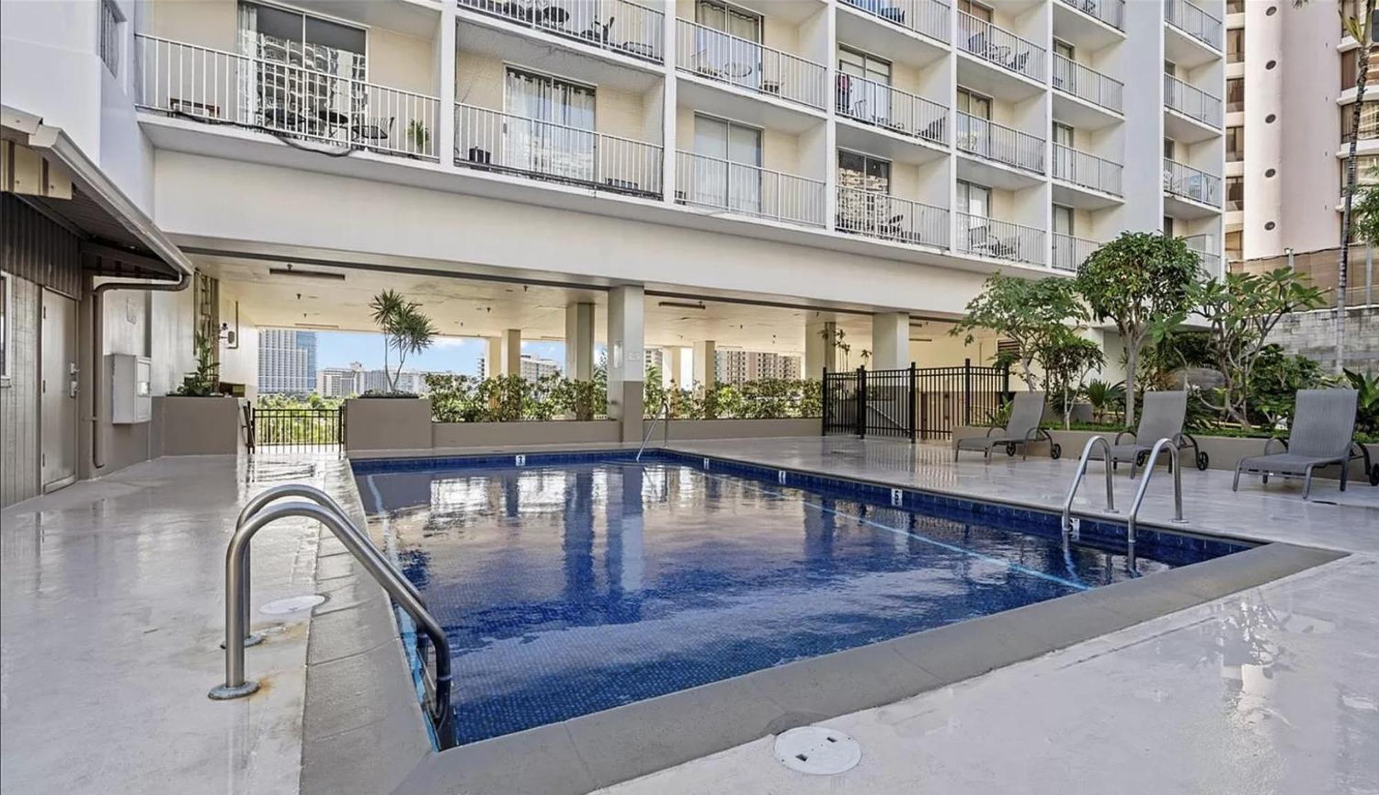 Gem Of Waikiki At Inn On The Park Гонолулу Экстерьер фото