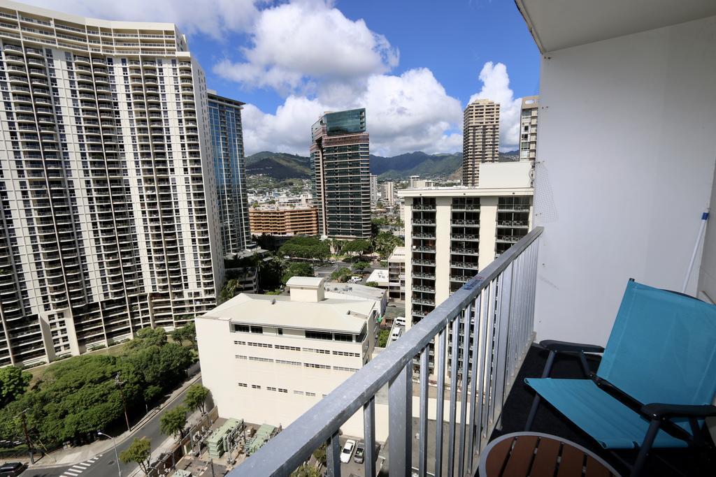 Gem Of Waikiki At Inn On The Park Гонолулу Экстерьер фото